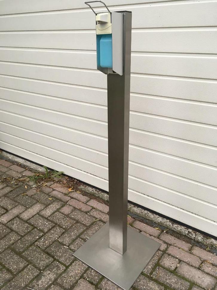 Zeep- of alcohol dispenser op zware voet, Sport en Fitness, Gezondheidsproducten en Wellness, Gebruikt, Lichaamsverzorging, Ophalen