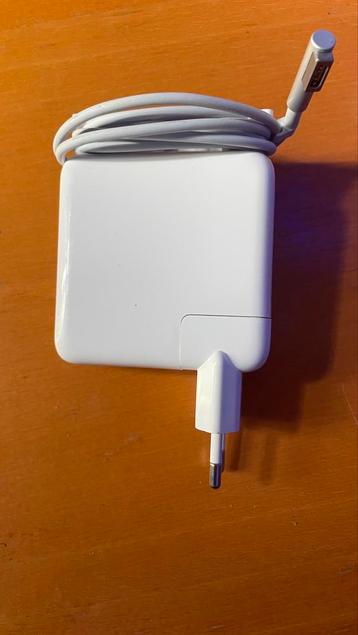 Lader voor macbook 60w beschikbaar voor biedingen