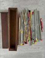 Vintage Breinaalden Set met Opbergdoos, Hobby en Vrije tijd, Ophalen, Gebruikt, Breien, Naald