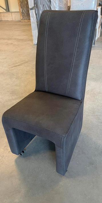 Nieuwe eetkamer stoelen ! beschikbaar voor biedingen