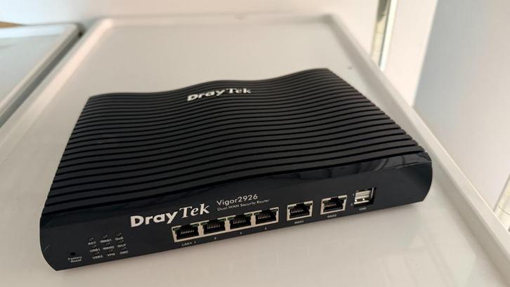 Draytek Vigor 2926 router met veel functies, Computers en Software, Routers en Modems, Zo goed als nieuw, Router, Ophalen of Verzenden