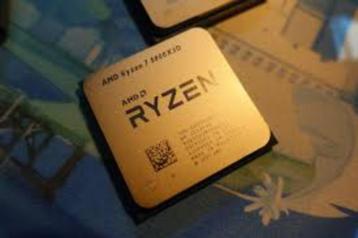 AMD Ryzen 7 5800X3D met AMD koeler ventilator, helemaal goed beschikbaar voor biedingen