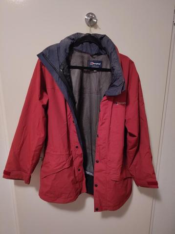 Rode Berghaus Shell jacket maat 12 UK ( 40) Goretex igst beschikbaar voor biedingen
