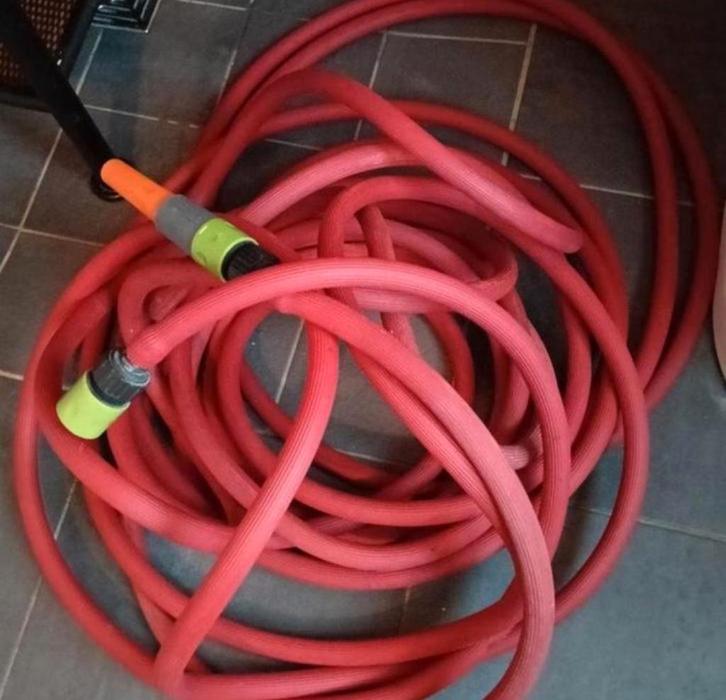 Brandslang 20 meter, Huis en Inrichting, Brandblussers en Brandkasten, Zo goed als nieuw, Brandkast, Ophalen