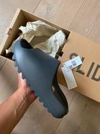Adidas Yeezy Slide slate grey, Kleding | Heren, Schoenen, Ophalen of Verzenden, Nieuw, Overige kleuren