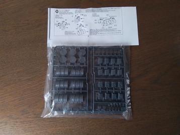 TAMIYA   vaten en jerrycans   1/35 beschikbaar voor biedingen