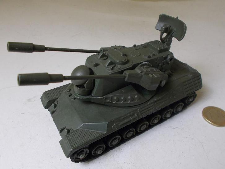 1975 Dinky Toys 696 LEOPARD ANTI-AIRCRAFT TANK + RUPSBANDEN!, Hobby en Vrije tijd, Modelauto's | 1:43, Zo goed als nieuw, Overige typen