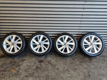 Originele VW GTI Velgen 5H0 071 497+ Winterbanden 205/50 R17 beschikbaar voor biedingen