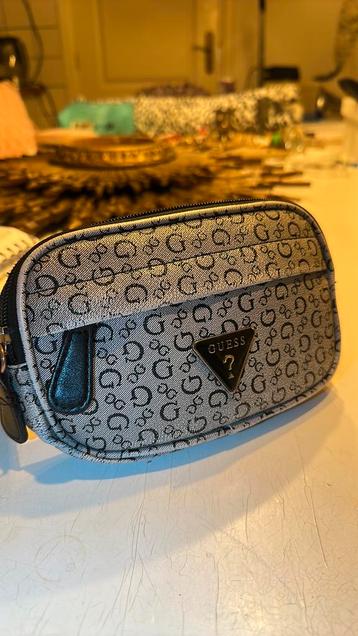  GUESS tas originele monogram belt bag  cross in topstaat! beschikbaar voor biedingen