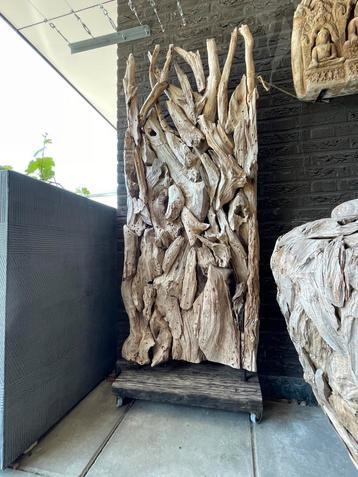 Twee teakhouten schermen van WOEFF voor binnen of buiten.  beschikbaar voor biedingen