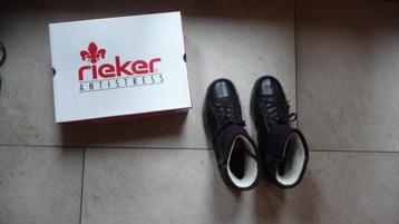 Laarsjes - 42 beschikbaar voor biedingen