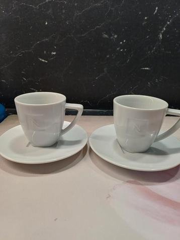 2 Nespresso  kop en schoteltjes beschikbaar voor biedingen