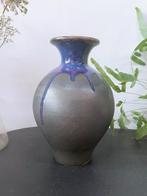 Zware keramieken vaas blauw grijs duipglazuur gesigneerd, Antiek en Kunst, Antiek | Keramiek en Aardewerk, Ophalen of Verzenden