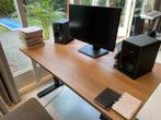 Elektrisch verstelbaar bureau (140 x 80 cm), Ophalen, Elektrisch, Zo goed als nieuw, Stabureau