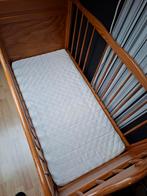 Babymatras, 2 dekentjes, 3 overtrekken, wiegkleedhouder., Ophalen, Gebruikt