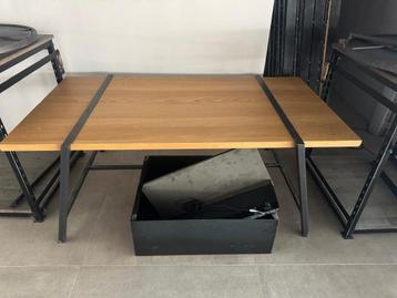 Tafel beschikbaar voor biedingen