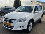 Volkswagen Tiguan 1.4 TSI Sport&Style Wit 2011 NL Auto Trekh, Auto's, Volkswagen, Voorwielaandrijving, Euro 5, 15 km/l, 4 cilinders