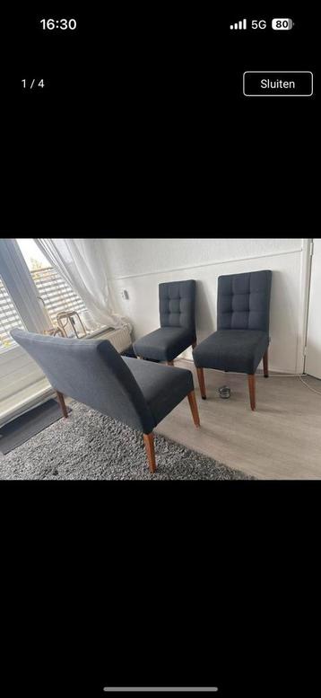 Stoelen en zitbankje beschikbaar voor biedingen