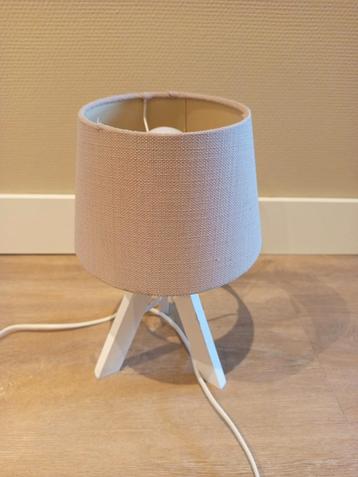 Schemerlampje beschikbaar voor biedingen