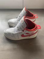 Nike Jordan sneakers Maat 33.5, Ophalen of Verzenden, Zo goed als nieuw, Schoenen