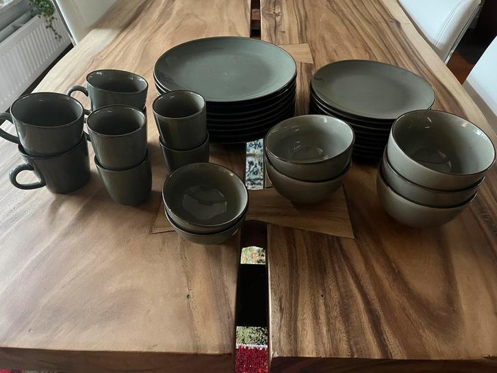 Xenos servies Emma groen, Huis en Inrichting, Keuken | Servies, Zo goed als nieuw, Bord(en), Effen, Overige materialen, Ophalen of Verzenden