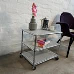 USM Haller - Zijtafel - Lichtgrijs - Geperforeerd - 50 x 35, Huis en Inrichting, Tafels | Sidetables, 25 tot 50 cm, Gebruikt, Rechthoekig