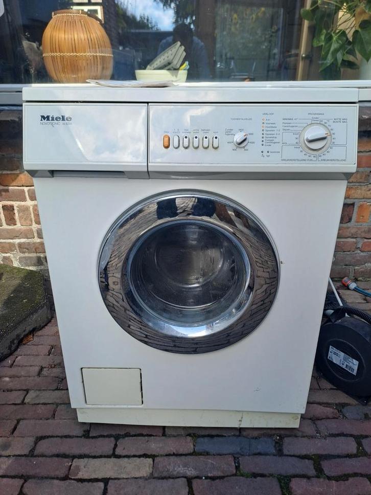 Miele wasmachine Novotronic W8314, Witgoed en Apparatuur, Wasmachines, Zo goed als nieuw, 4 tot 6 kg, 85 tot 90 cm, 1200 tot 1600 toeren