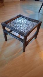 Rotan bamboe vintage bijzet tafeltje Manou 1970, Huis en Inrichting, Tafels | Bijzettafels, Minder dan 55 cm, Rond, Ophalen, 45 tot 60 cm