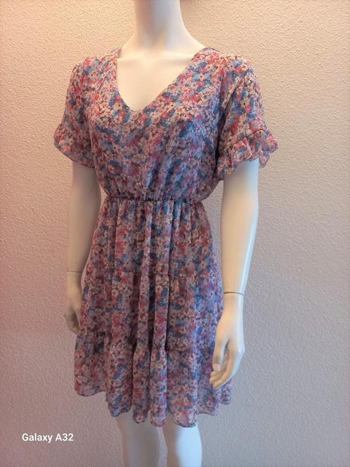 Lichtblauw gevoerde jurk, strokenjurk, bloemetjesjurk maat M, Kleding | Dames, Jurken, Zo goed als nieuw, Maat 38/40 (M), Blauw