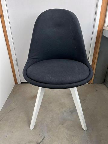 Design Stoel beschikbaar voor biedingen