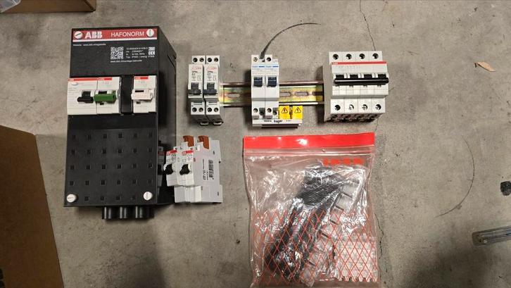 Diverse ABB installatieautomaten en groepenkastmateriaal, Doe-het-zelf en Verbouw, Elektra en Kabels, Nieuw, Overige typen, Ophalen of Verzenden