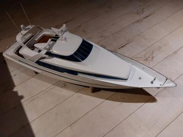 De nette Moonraker Yacht, geheel van hout, compleet varend beschikbaar voor biedingen