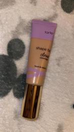Tarte foundation 22N light neutral, Ophalen of Verzenden, Zo goed als nieuw, Beige, Gehele gezicht