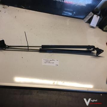 Suzuki Wagon R 2000 Wagennr 1700143 Gasveren set achterklep beschikbaar voor biedingen