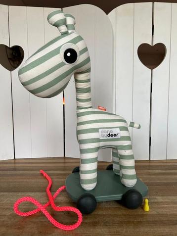 Raffi trekfiguur Done by Deer  beschikbaar voor biedingen