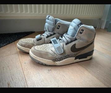 Nike Air Jordan Legacy 312 Wolf Grey / Light Graphite-Sail. beschikbaar voor biedingen