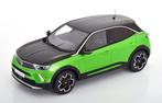 OttoMobile 1:18 Opel Mokka-e GS 2021 groenmetallic/zwart, Hobby en Vrije tijd, Modelauto's | 1:18, Nieuw, OttOMobile, Ophalen of Verzenden