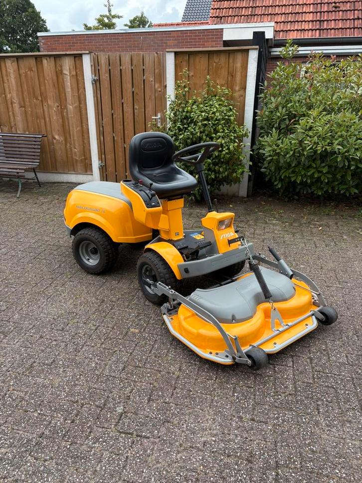Stiga park excellent 2 cil. hydrostaat met 105 cm mulchdek., Tuin en Terras, Zitmaaiers, Zo goed als nieuw, Ophalen of Verzenden
