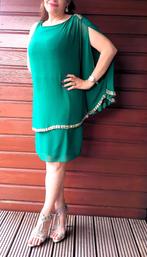 2. Smaragdgroene chiffonjurk – elegant en tijdloos (Z), Maat 38/40 (M), Cocktailjurk, Ophalen of Verzenden, Zo goed als nieuw