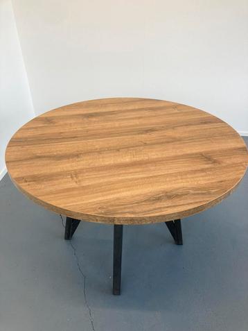 Nieuwe ronde tafelbladen van melamine op = op beschikbaar voor biedingen
