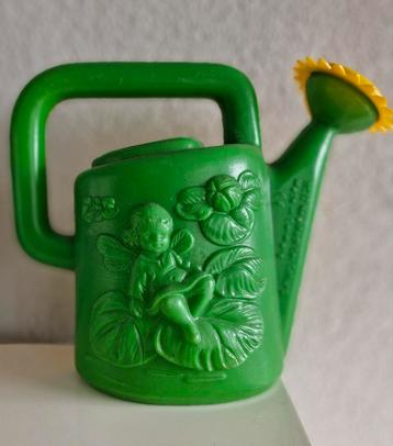 Vintage plastic gieter met Elfen opdrukken beschikbaar voor biedingen