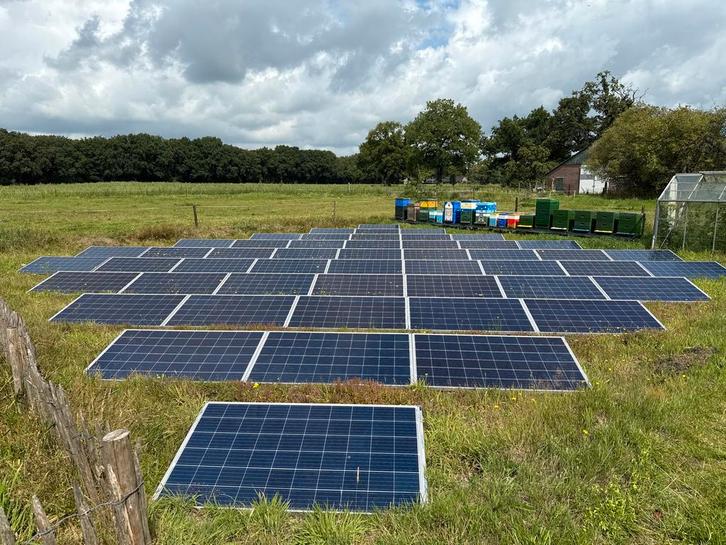 Zonnepanelen 14kWp + 10kW Goodwe Omvormer, Doe-het-zelf en Verbouw, Zonnepanelen en Toebehoren, Gebruikt, Compleet systeem, 200 wattpiek of meer