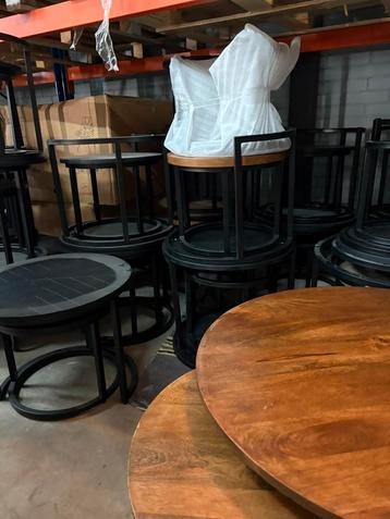 Partij bijzettafleset van twee 120 stuks beschikbaar voor biedingen