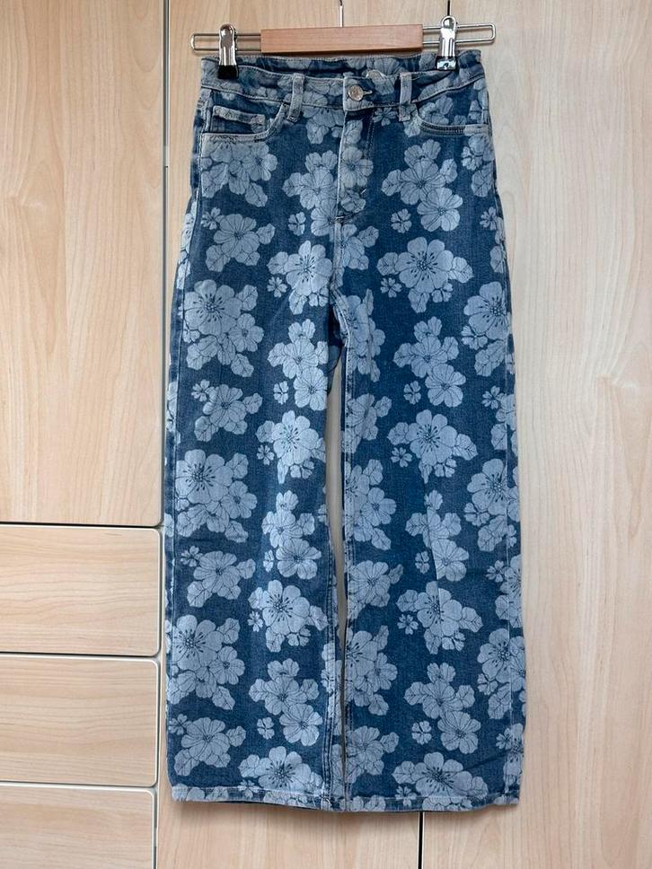 H&M jeans spijkerbroek 134, Kinderen en Baby's, Kinderkleding | Maat 134, Zo goed als nieuw, Meisje, Broek, Ophalen of Verzenden
