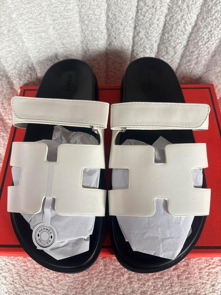 Hermes Chypre Slippers/Sandals 43 Wit, Kleding | Heren, Schoenen, Zo goed als nieuw, Sandalen, Zwart, Ophalen of Verzenden