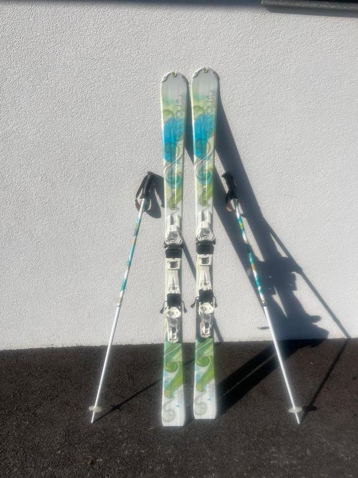 Volkl Essenza adora 153 dames ski's met luxe Salomon stokken, Sport en Fitness, Skiën en Langlaufen, Zo goed als nieuw, Ski's