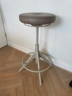 TROLLBERGET - Ikea, leren zit- stakruk, Huis en Inrichting, Bureaustoelen, Ophalen, Zo goed als nieuw, Beige, Bureaukruk