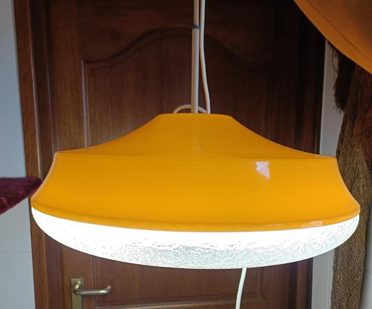 Space-Age UFO vintage MASSIVE gele hanglamp (L23), Huis en Inrichting, Lampen | Hanglampen, Zo goed als nieuw, 50 tot 75 cm, Kunststof