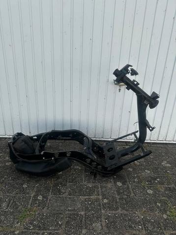 Piaggio zip brom frame beschikbaar voor biedingen
