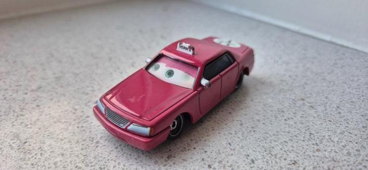 Disney Pixar Cars Vern Taxi, Kinderen en Baby's, Speelgoed | Speelgoedvoertuigen, Zo goed als nieuw, Ophalen of Verzenden